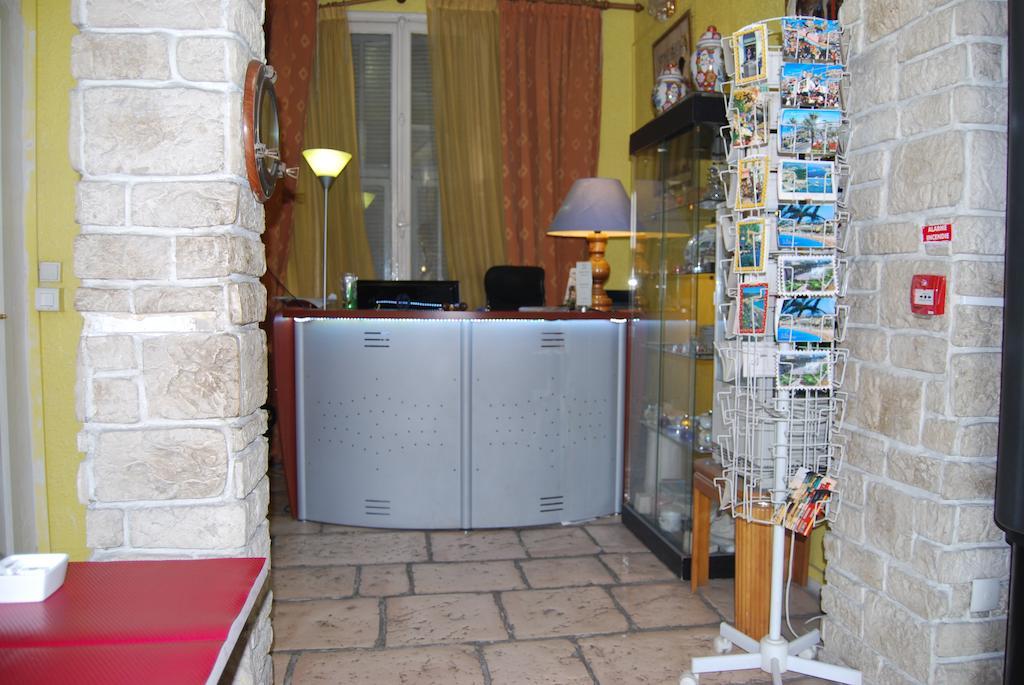 ניס Hotel Azur מראה חיצוני תמונה
